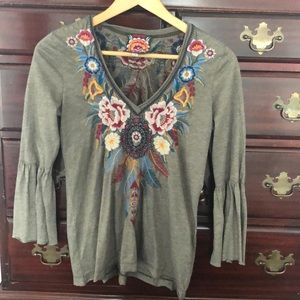 Johnny Was JWLA bell sleeve tee